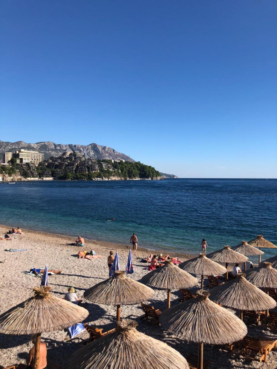 One Bedroom Apartment 500M From The Beach Budva Bagian luar foto
