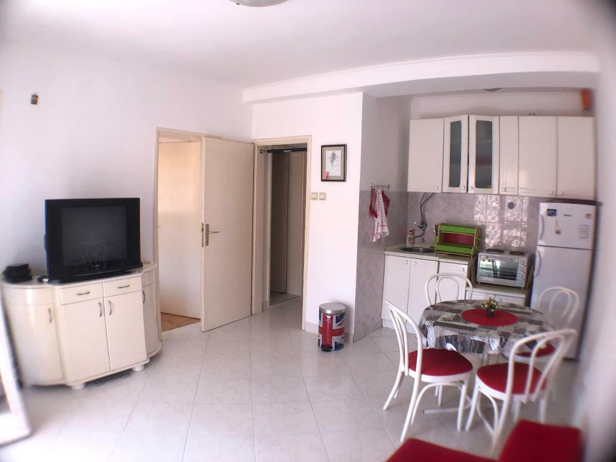 One Bedroom Apartment 500M From The Beach Budva Bagian luar foto